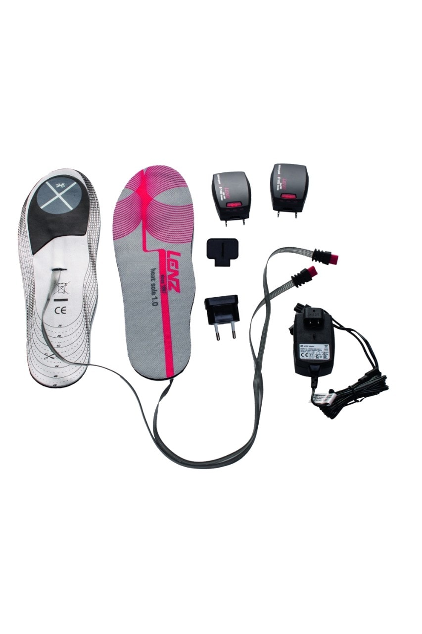 LENS HEAT SOLE Solette riscaldabili Caratteristiche Dotate di elemento riscaldante con cablaggi integrati; batterie escluse Taglia 36-48 Colori Unico Prezzo Solette euro 19,90 Batterie euro 129,99